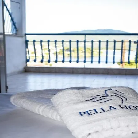 Pella 2* Neos Marmaras