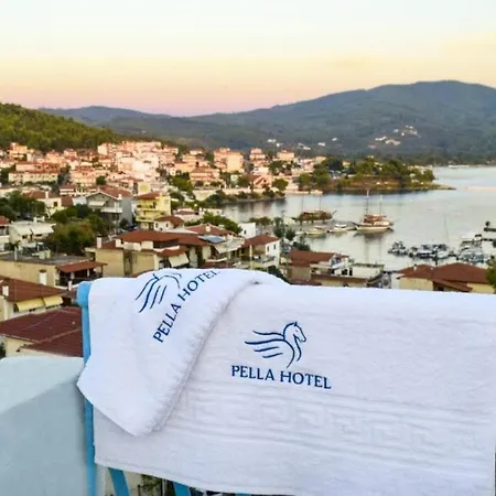 Pella Lägenhetshotell Neos Marmaras